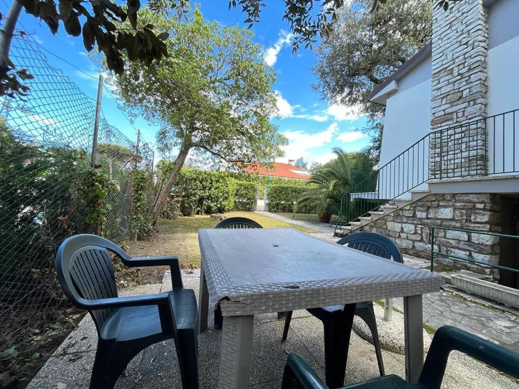 Pineta Apartament Tirrenia Buitenkant foto